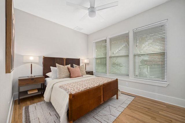 807 W 30th ST, Austin, TX 78705