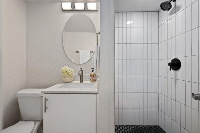 807 W 30th ST, Austin, TX 78705