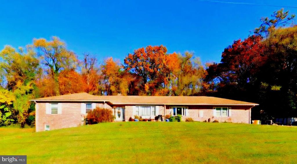 Image 1 of property listing at 238 ELIZABETH AVE, Baltimore, MD 21227