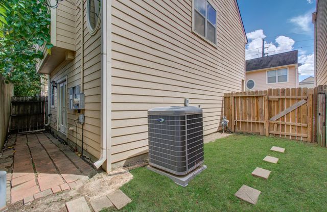 2211 Naomi Street, Houston, TX 77054