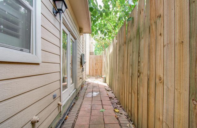 2211 Naomi Street, Houston, TX 77054