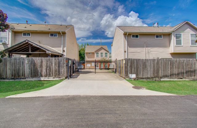 2211 Naomi Street, Houston, TX 77054