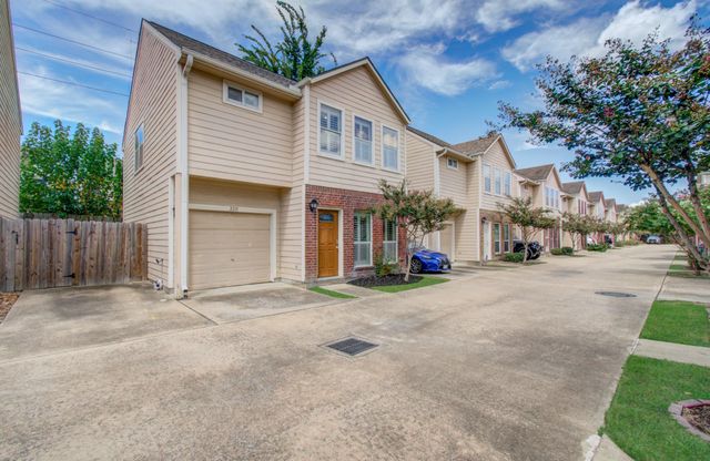 2211 Naomi Street, Houston, TX 77054