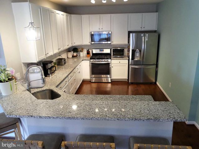 2100 HANFORD WAY, Pennsburg, PA 18073
