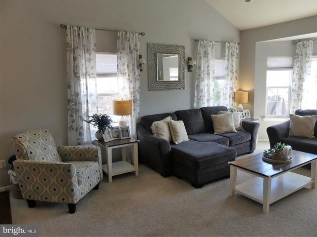 2100 HANFORD WAY, Pennsburg, PA 18073