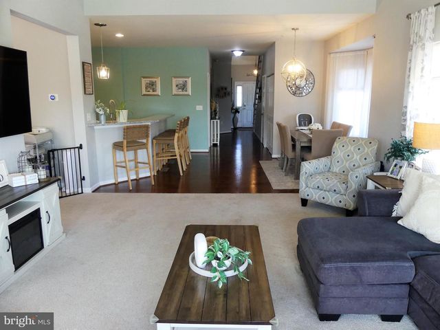 2100 HANFORD WAY, Pennsburg, PA 18073