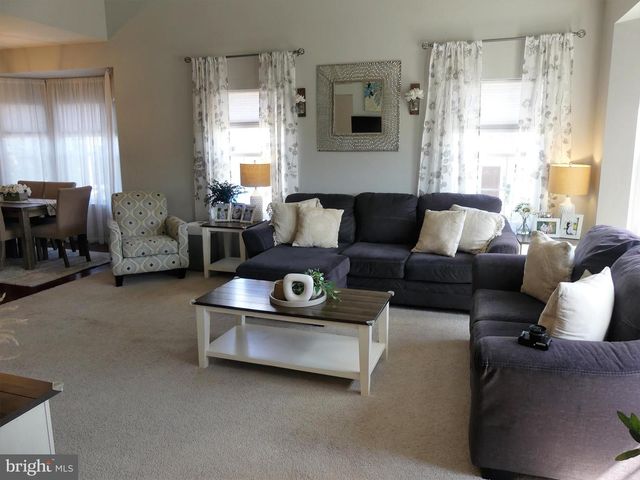 2100 HANFORD WAY, Pennsburg, PA 18073