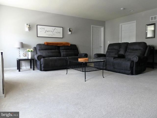 2100 HANFORD WAY, Pennsburg, PA 18073