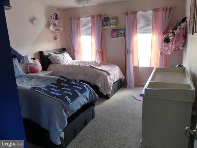 2100 HANFORD WAY, Pennsburg, PA 18073