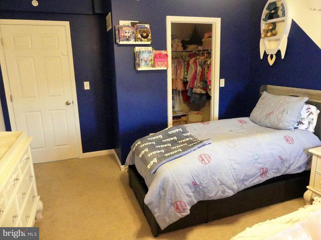 2100 HANFORD WAY, Pennsburg, PA 18073