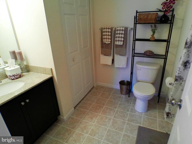 2100 HANFORD WAY, Pennsburg, PA 18073
