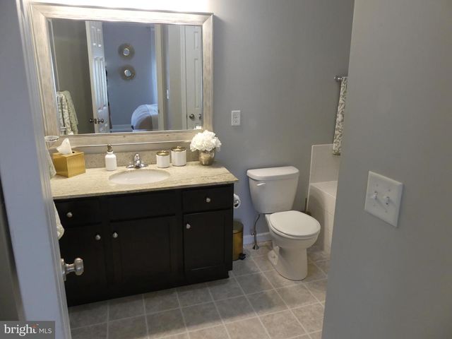 2100 HANFORD WAY, Pennsburg, PA 18073