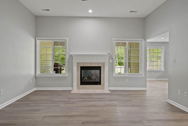2404 LUBBOCK CT, Columbia, MO 65201