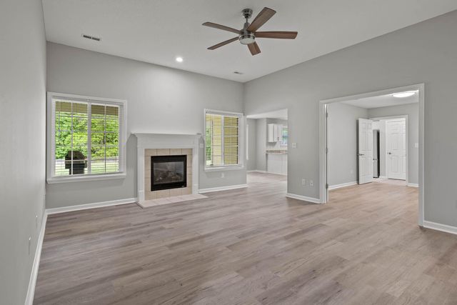 2404 LUBBOCK CT, Columbia, MO 65201