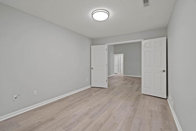 2404 LUBBOCK CT, Columbia, MO 65201