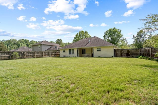 2404 LUBBOCK CT, Columbia, MO 65201