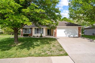 2404 LUBBOCK CT, Columbia, MO 65201