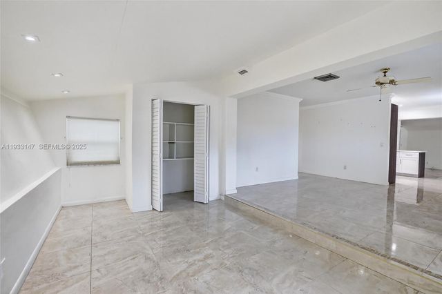 2500 NE 209th Ter, Miami, FL 33180