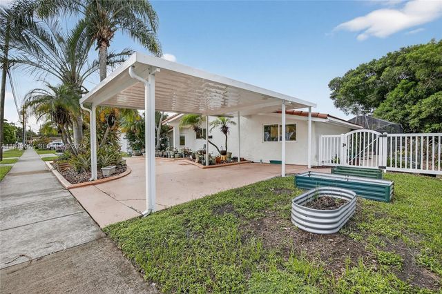 2500 NE 209th Ter, Miami, FL 33180