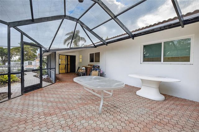 2500 NE 209th Ter, Miami, FL 33180