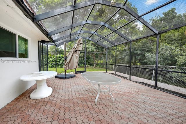 2500 NE 209th Ter, Miami, FL 33180