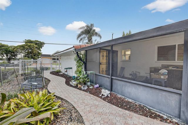 2500 NE 209th Ter, Miami, FL 33180