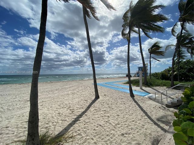 2500 NE 209th Ter, Miami, FL 33180