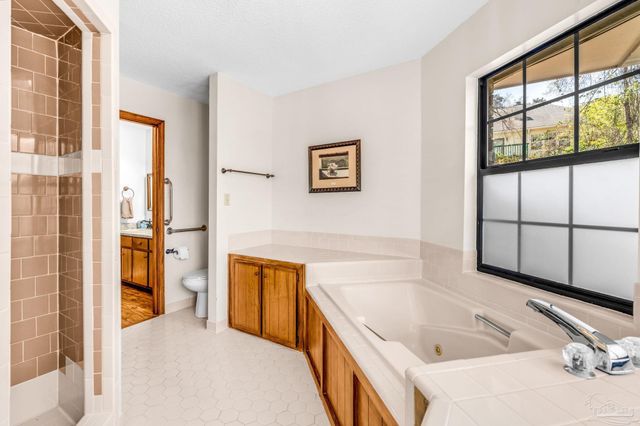 1210 Stonebridge Rd, Pensacola, FL 32514