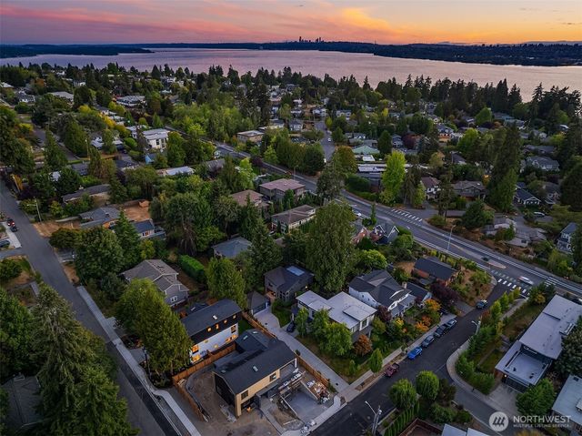 1947 1st Street, Kirkland, WA 98033