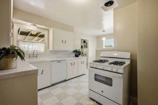 226 Sultana, Upland, CA 91786