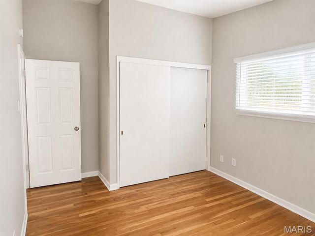 10700 Hallstead Drive, St Louis, MO 63136