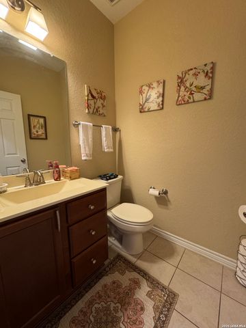 223 ANCHOR BLF, Universal City, TX 78148