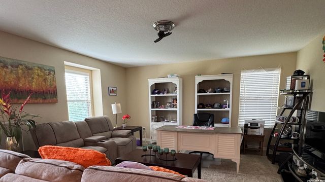 223 ANCHOR BLF, Universal City, TX 78148