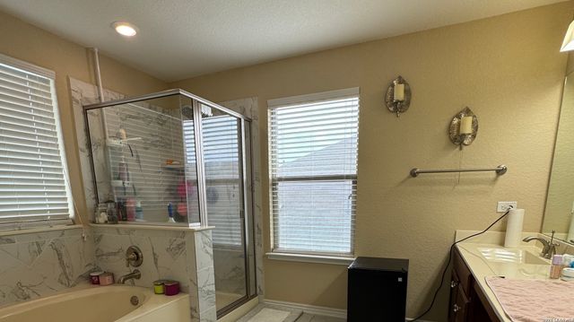 223 ANCHOR BLF, Universal City, TX 78148