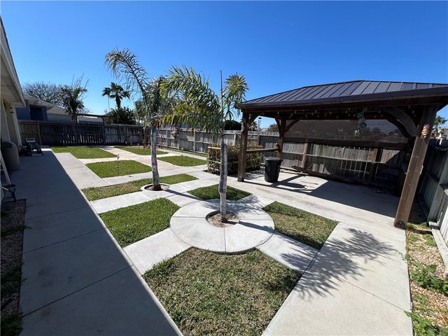 15037 Tesoro Dr, Corpus Christi, TX 78418