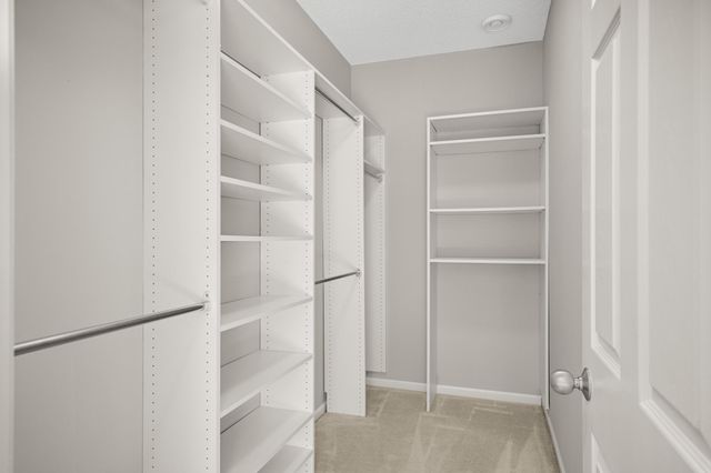 204 Manitoba Lane, Little Canada, MN 55117