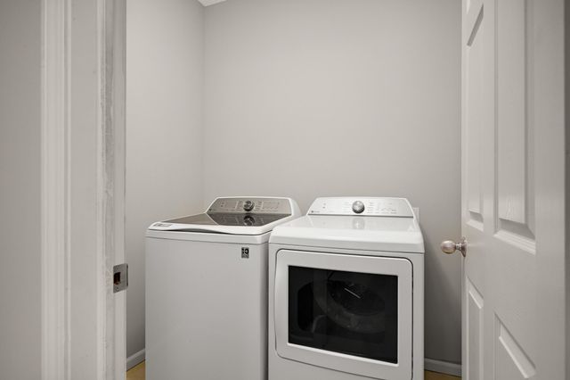 204 Manitoba Lane, Little Canada, MN 55117