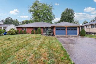 207 N WINTHROP Road, Muncie, IN 47304