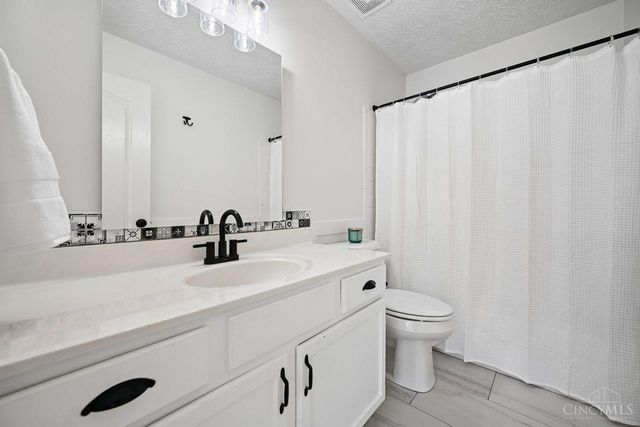 6590 Waverly Park, Hamilton Twp, OH 45152