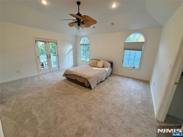 49 White Pond Road, Waldwick, NJ 07463