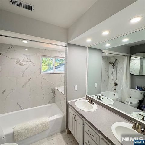 49 White Pond Road, Waldwick, NJ 07463