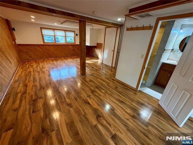 49 White Pond Road, Waldwick, NJ 07463