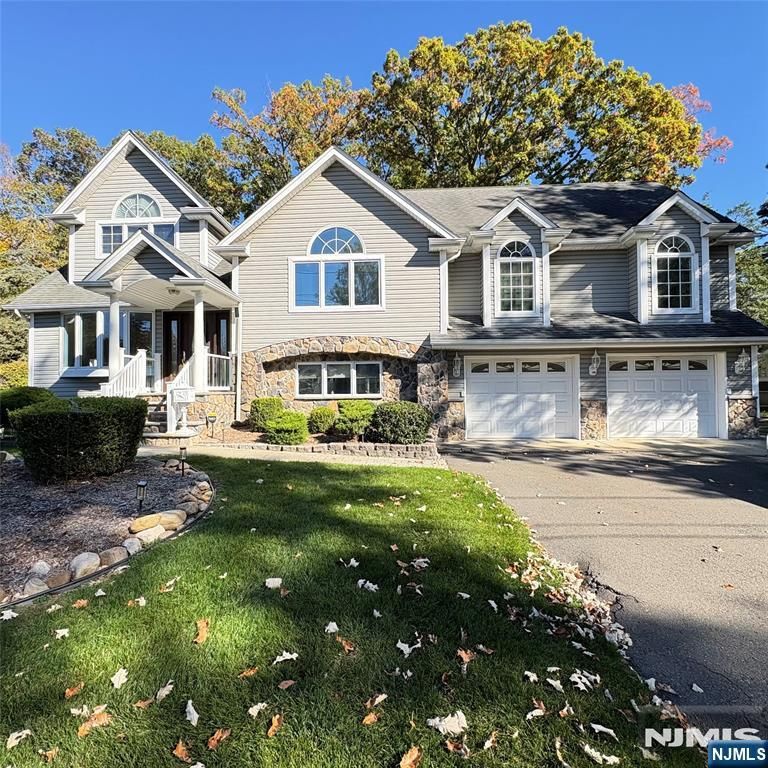 49 White Pond Road, Waldwick, NJ 07463