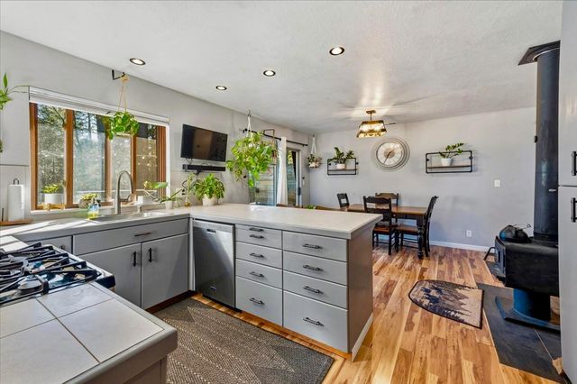 13291 Quaker Hill Cross, Nevada City, CA 95959