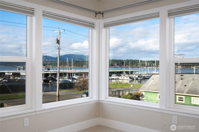 1418 6th Street, Anacortes, WA 98221