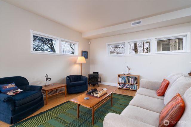 1418 6th Street, Anacortes, WA 98221