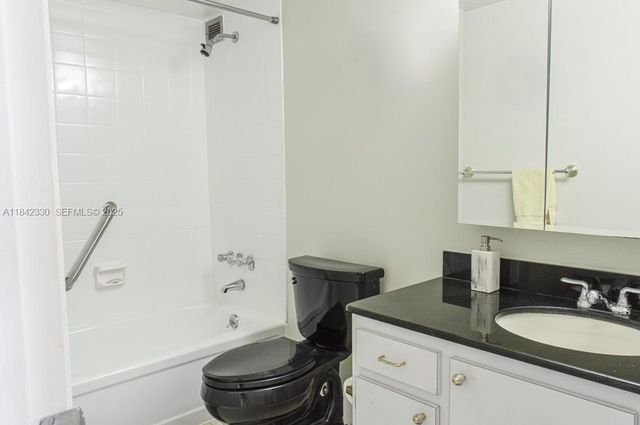 2780 NE 183rd Street 1001, Aventura, FL 33160