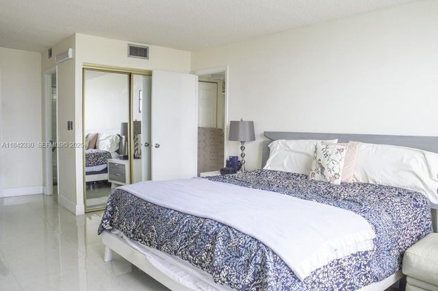 2780 NE 183rd Street 1001, Aventura, FL 33160