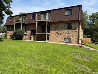 5101 25th Avenue Ct Apt 4, Moline, IL 61265