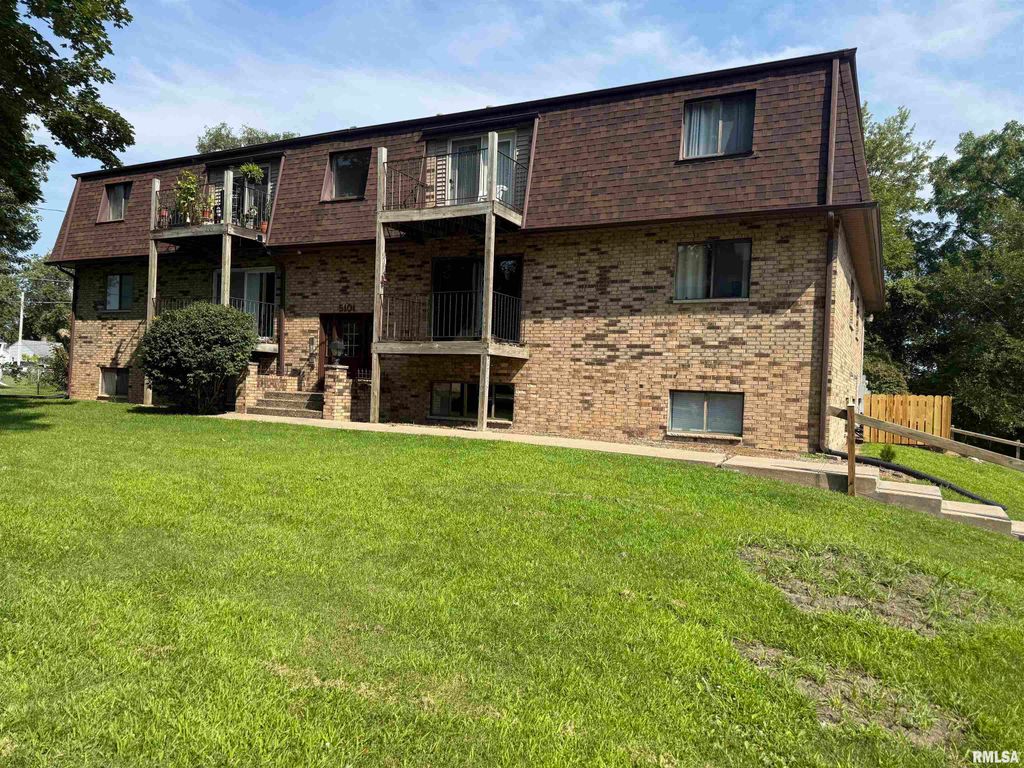 5101 25th Avenue Ct Apt 4, Moline, IL 61265